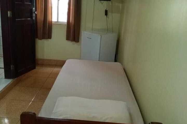 Room 13 of 31