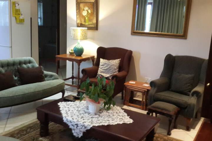 Lounge 15 of 20
