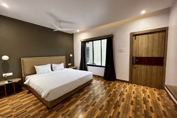 Room 9 of 62