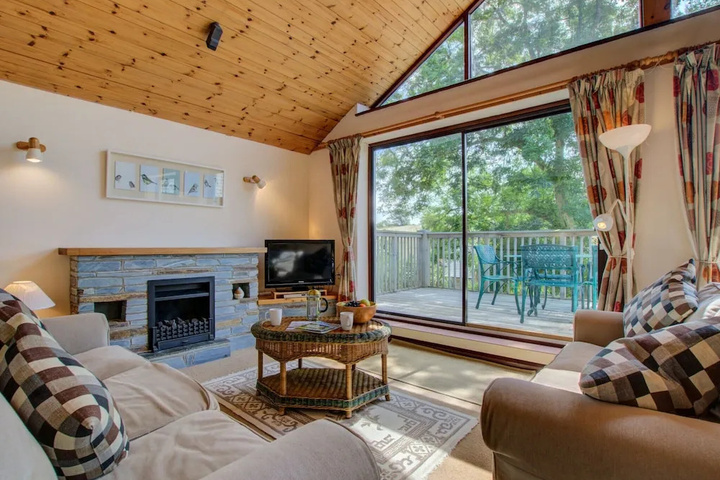 Spacious Holiday Home in Little Petherick With Garden
