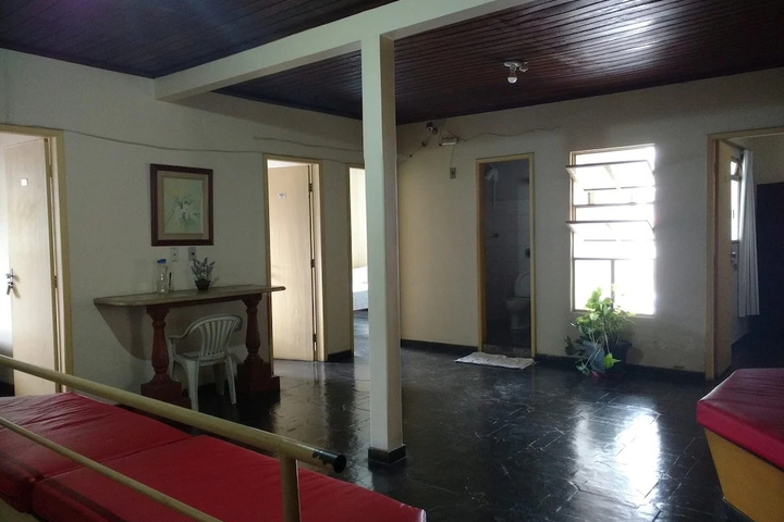 Room 3 of 10