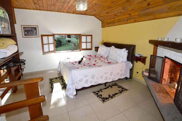 Room 2 of 39