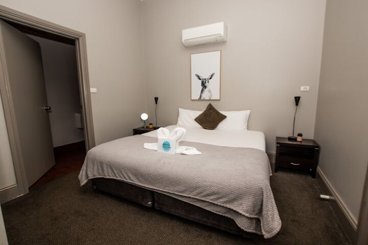 Room 18 of 243