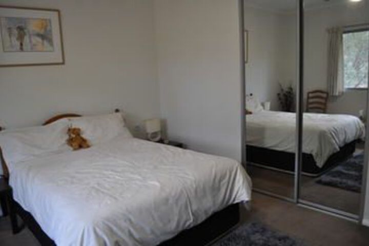 Room 7 of 11