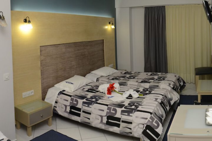 Room 15 of 34