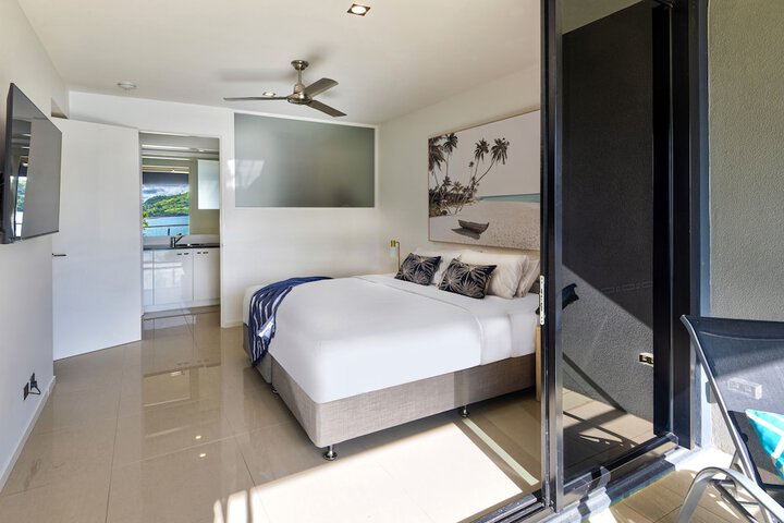 Room 10 of 43