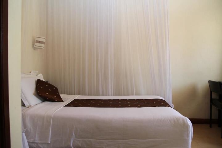 Room 8 of 30