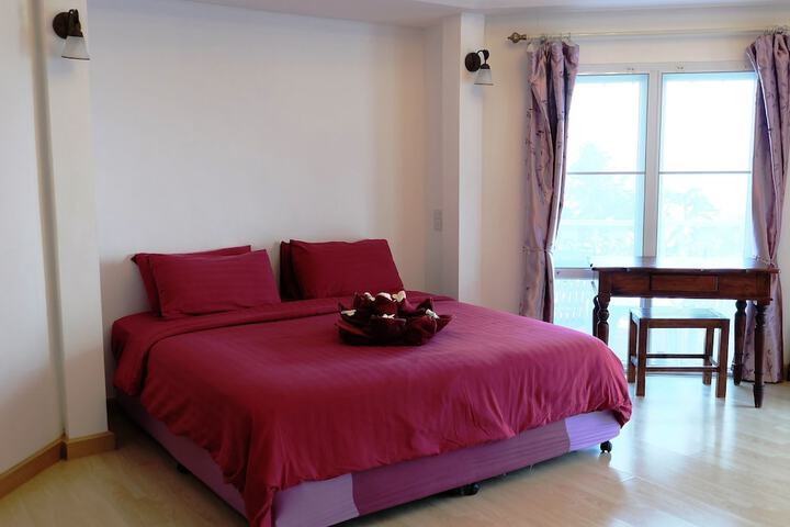 Room 17 of 105