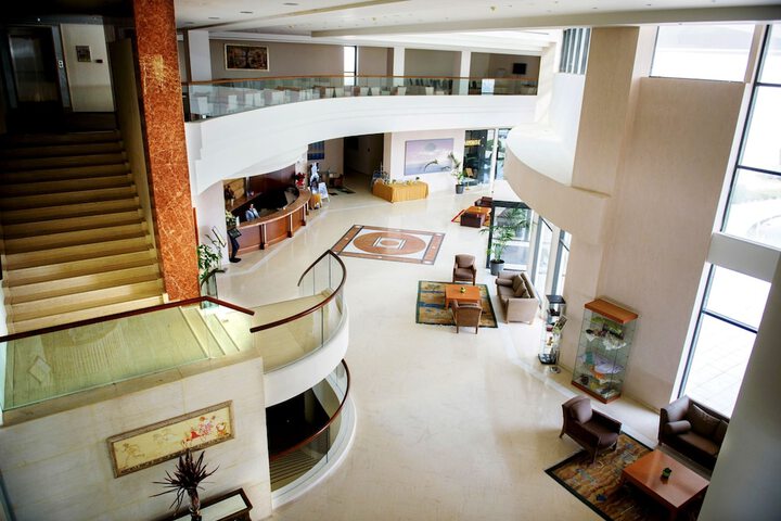 Entrance & Lobby