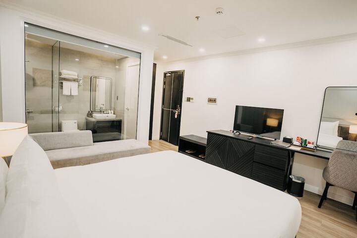 Room 10 of 22