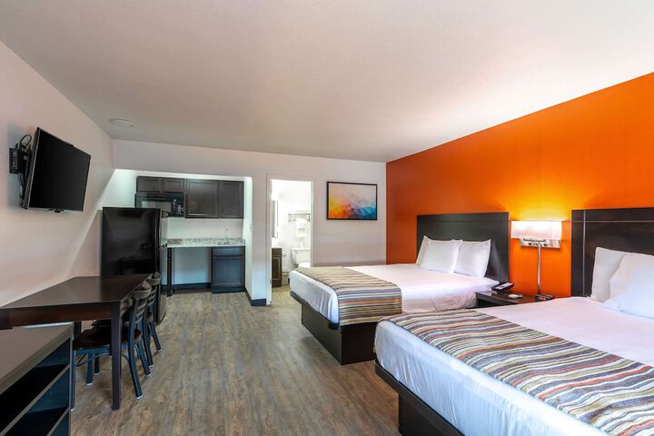 1 Queen Bed (13 of 34)