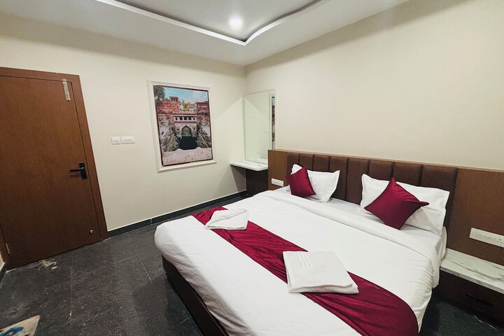Room 15 of 26