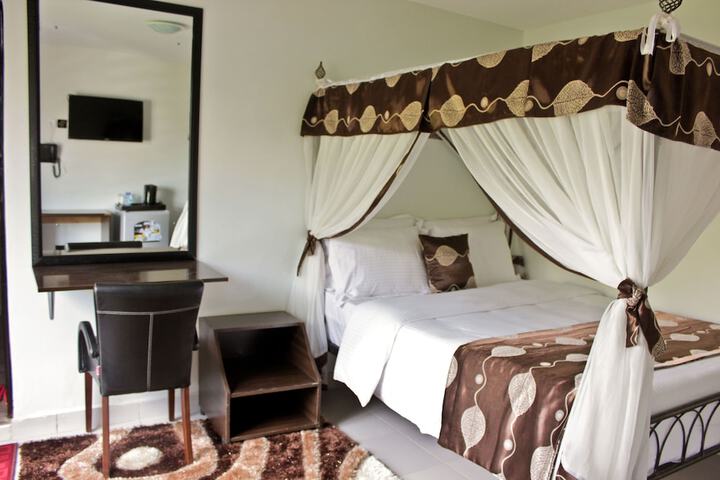 Room 5 of 15