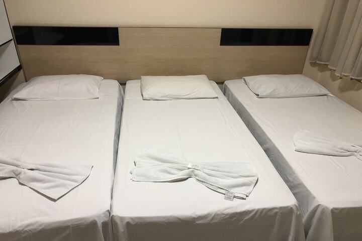 Room 13 of 21