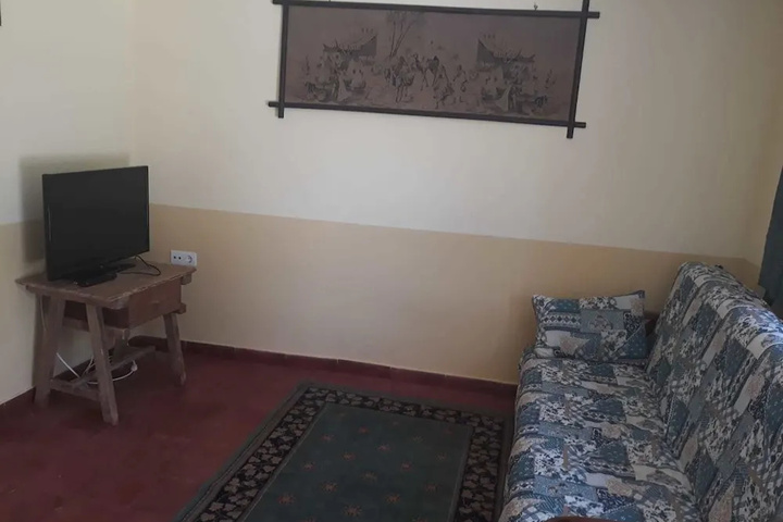 Room 2 of 7