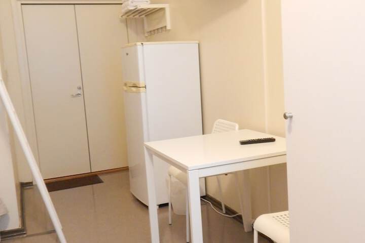Room 27 of 86