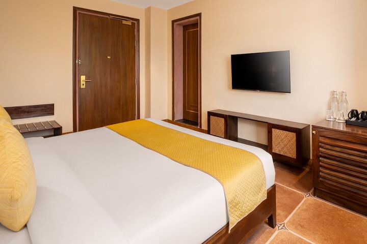 Room 9 of 20