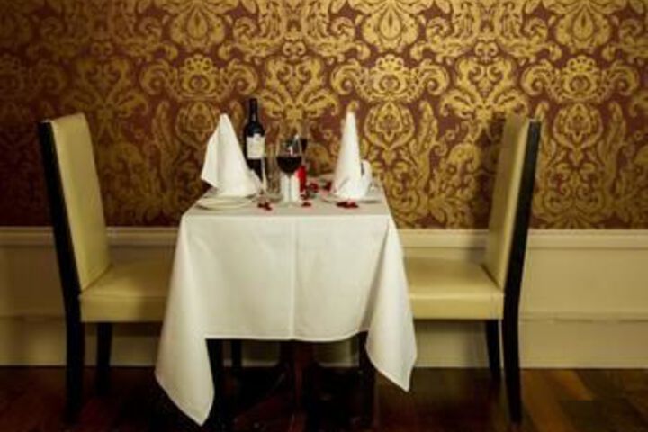 Dining 4 of 42