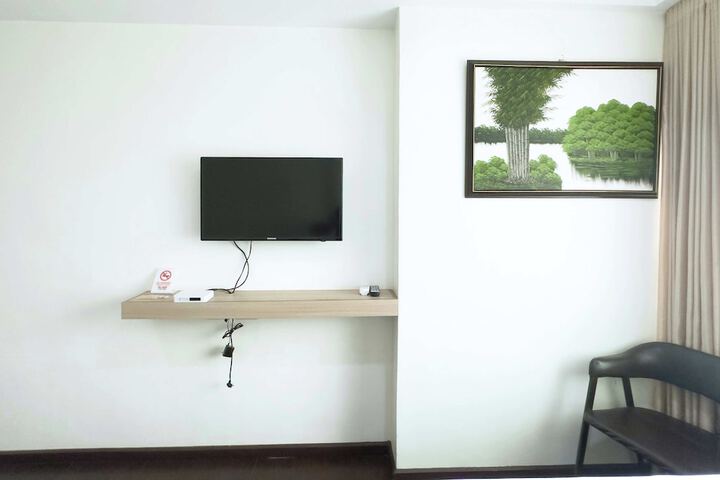 Room 9 of 46