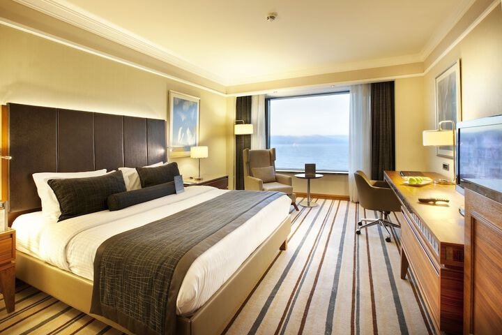 Room 5 of 75