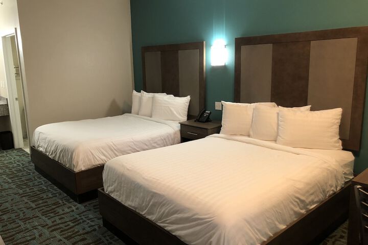 Room 5 of 8