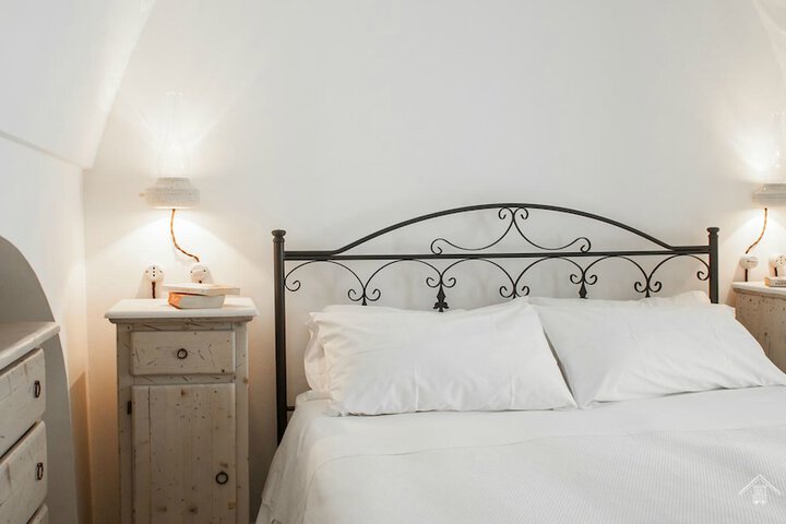 Room 4 of 40
