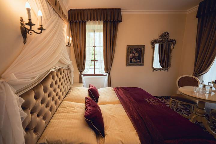 Room 35 of 90