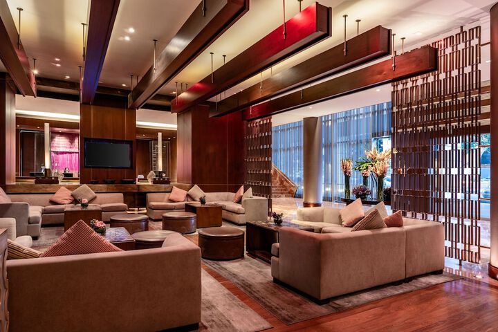 Entrance & Lobby