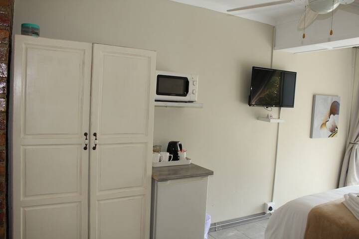 Room 15 of 99