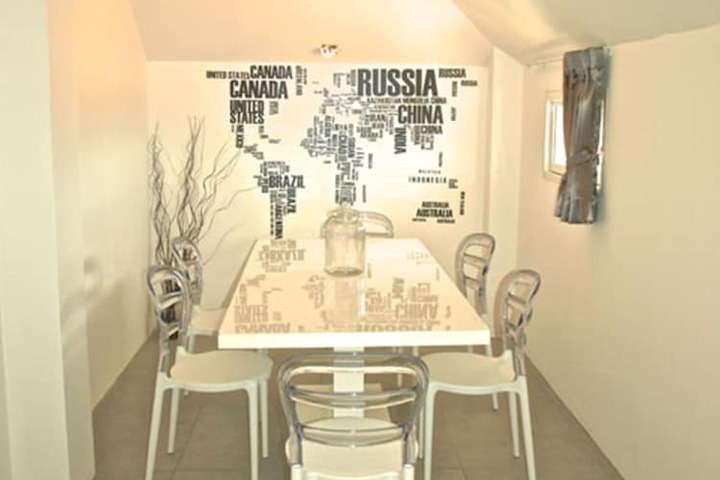 Room 10 of 23