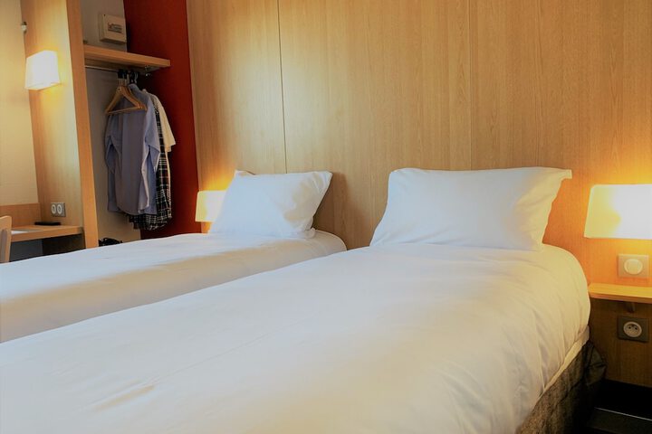Room 9 of 39