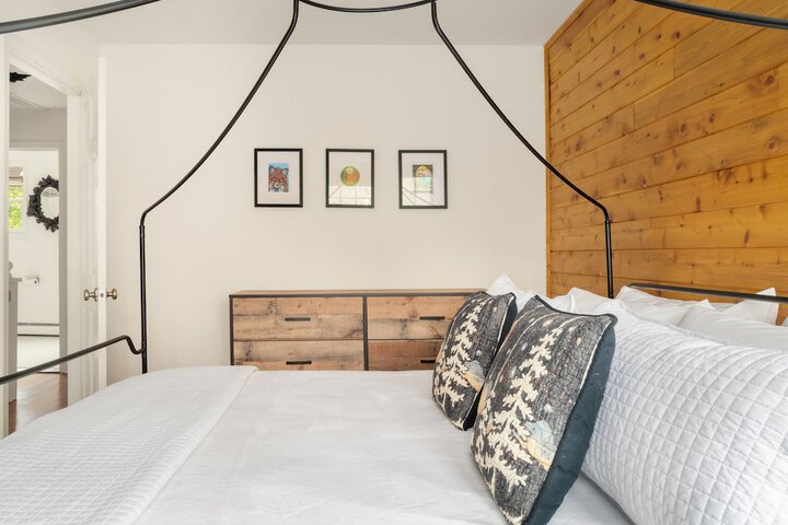 Room 20 of 172