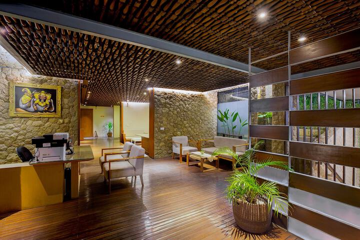 Lobby Entry