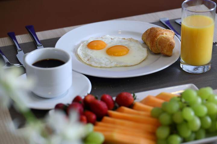 Breakfast/Coffee Service 122 of 152