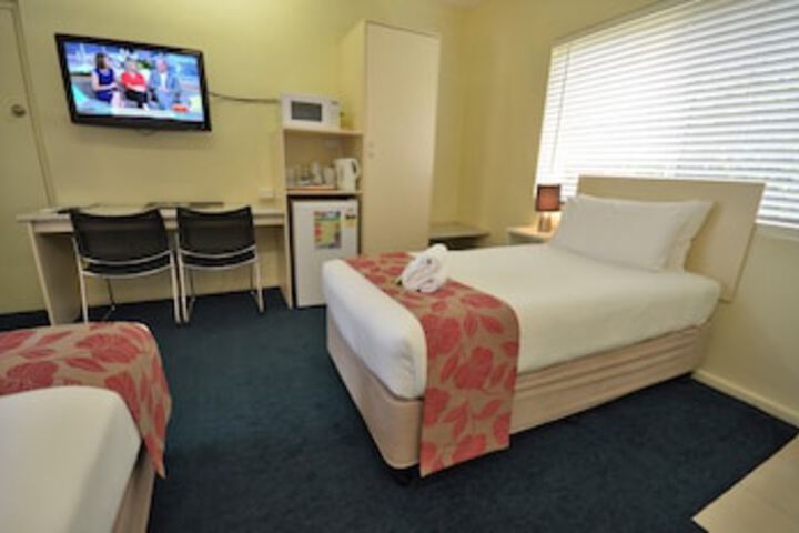 Room 16 of 102