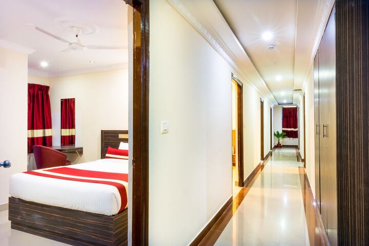 Room 17 of 38