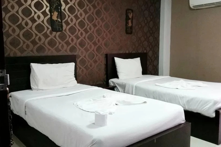 Room 3 of 11