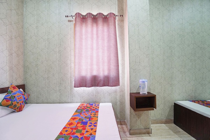 Room 12 of 28