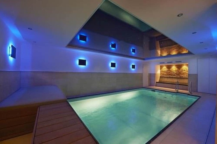 Pools & Facilities