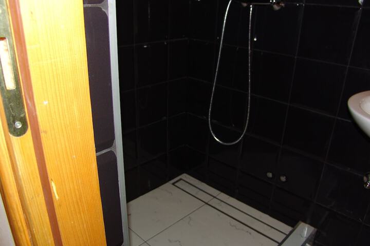 Room 48 of 62
