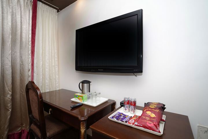 Room 27 of 46