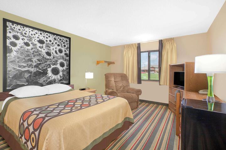 1 Queen Bed Mobility Accessible (7 of 11)