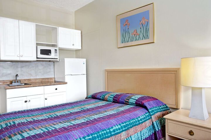 2 Queen Beds (4 of 4)