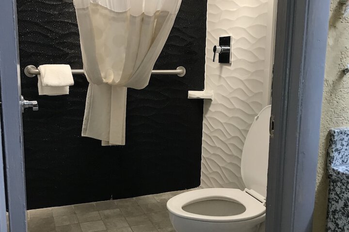 Room 34 of 101