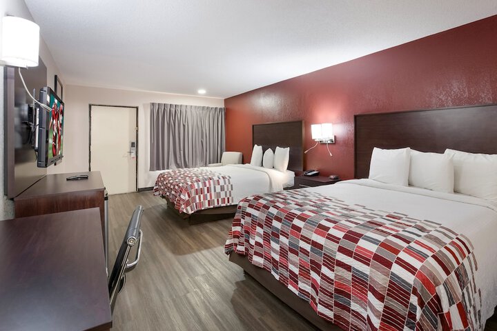 ADA Accessible Deluxe 2 Queen Beds with Roll in Shower (9 of 16)