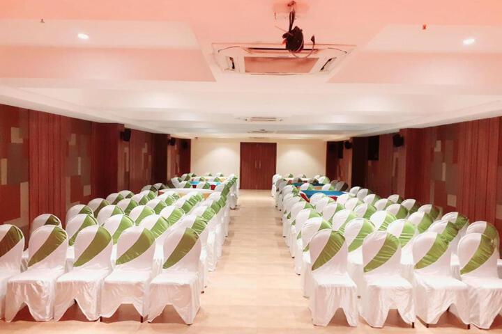Ballroom/Hall 19 of 23