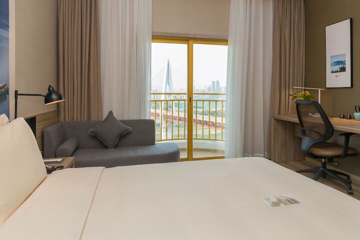 Room 14 of 39