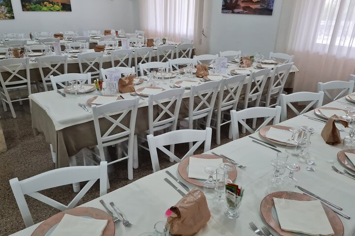 Dining 40 of 59