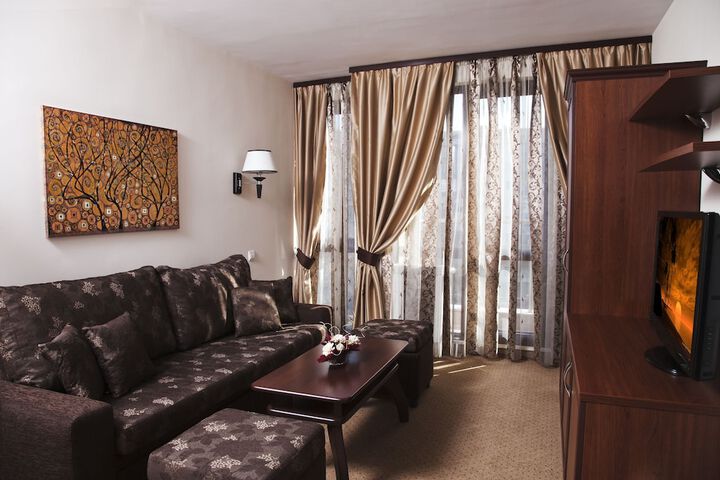 Room 43 of 93