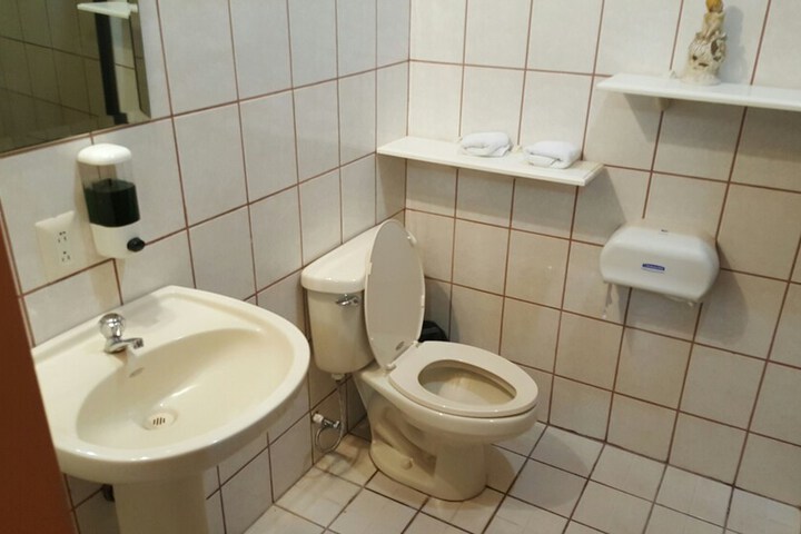 Room 14 of 38